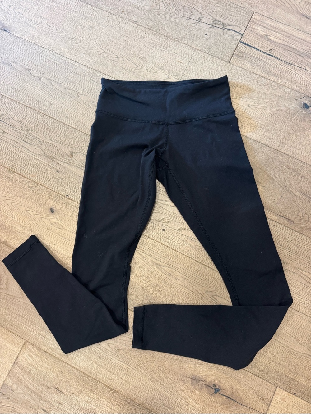 Lululemon Wunder Under leggings. Black. Sz 4. Low rise